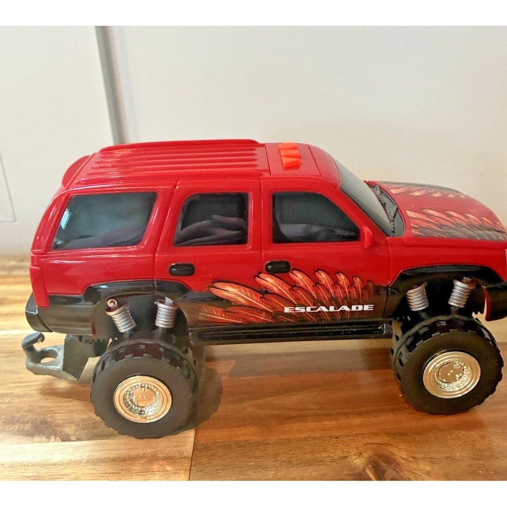 Toy State Road Rippers Cadillac Escalade Monster SUV Lights Sounds Tow Hitch